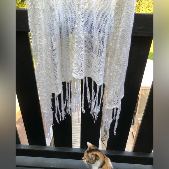 White crochet fringed cardigan - Picture 3 of 14